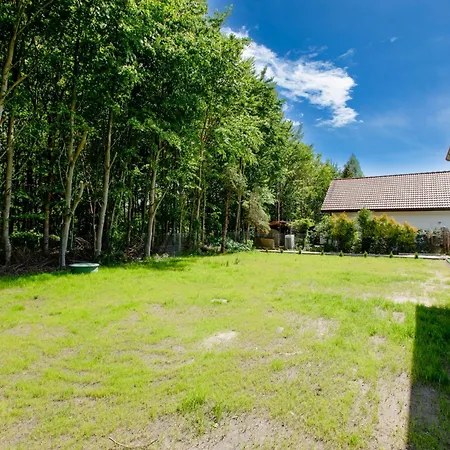 Сasa de vacaciones Dom Ostoya Wrzosowo - Ogród, Plac Zabaw&klimatyzacja By Renters Radawka
